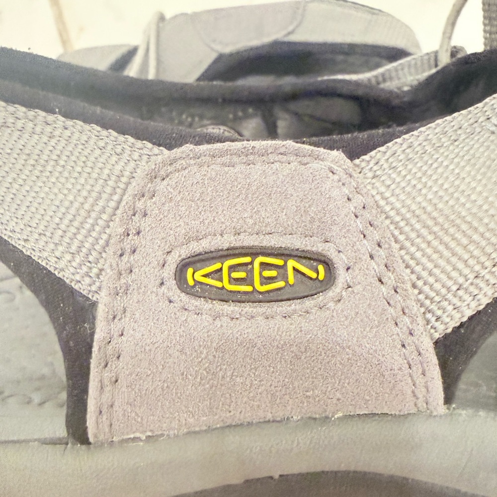 KEEN Men's Newport H2 Waterproof Sandals Grey Black Yellow Size 10 hiking - Picture 7 of 10